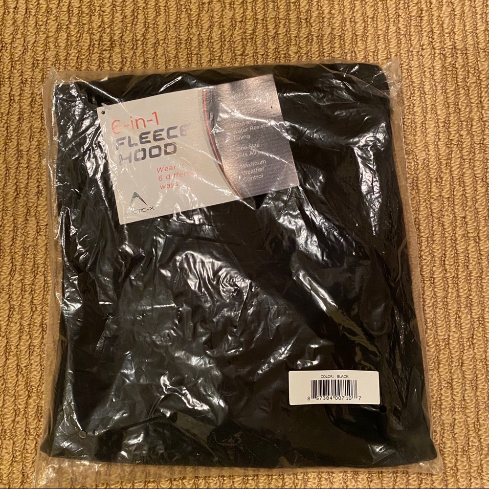 NWT Arctic X 6 in 1 Reversible Black Hood